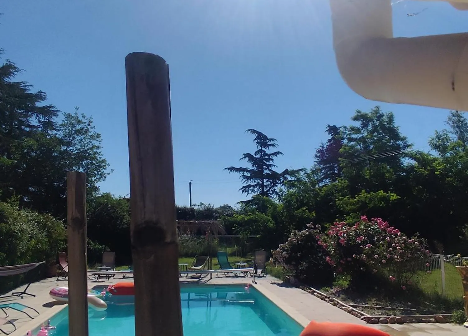 Ile Des Plaisirs, Chambres D'Hotes Naturistes Avec Petit-Dejeuner Tropical Inclus Graulhet